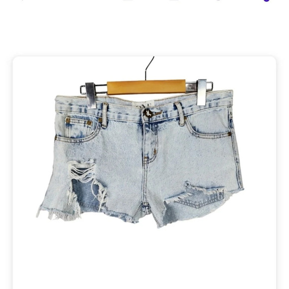 One Teaspoon Pants - One Teaspoon Mid Rise Distressed Jean Shorts Light Coastal Wash Size 27 Summer